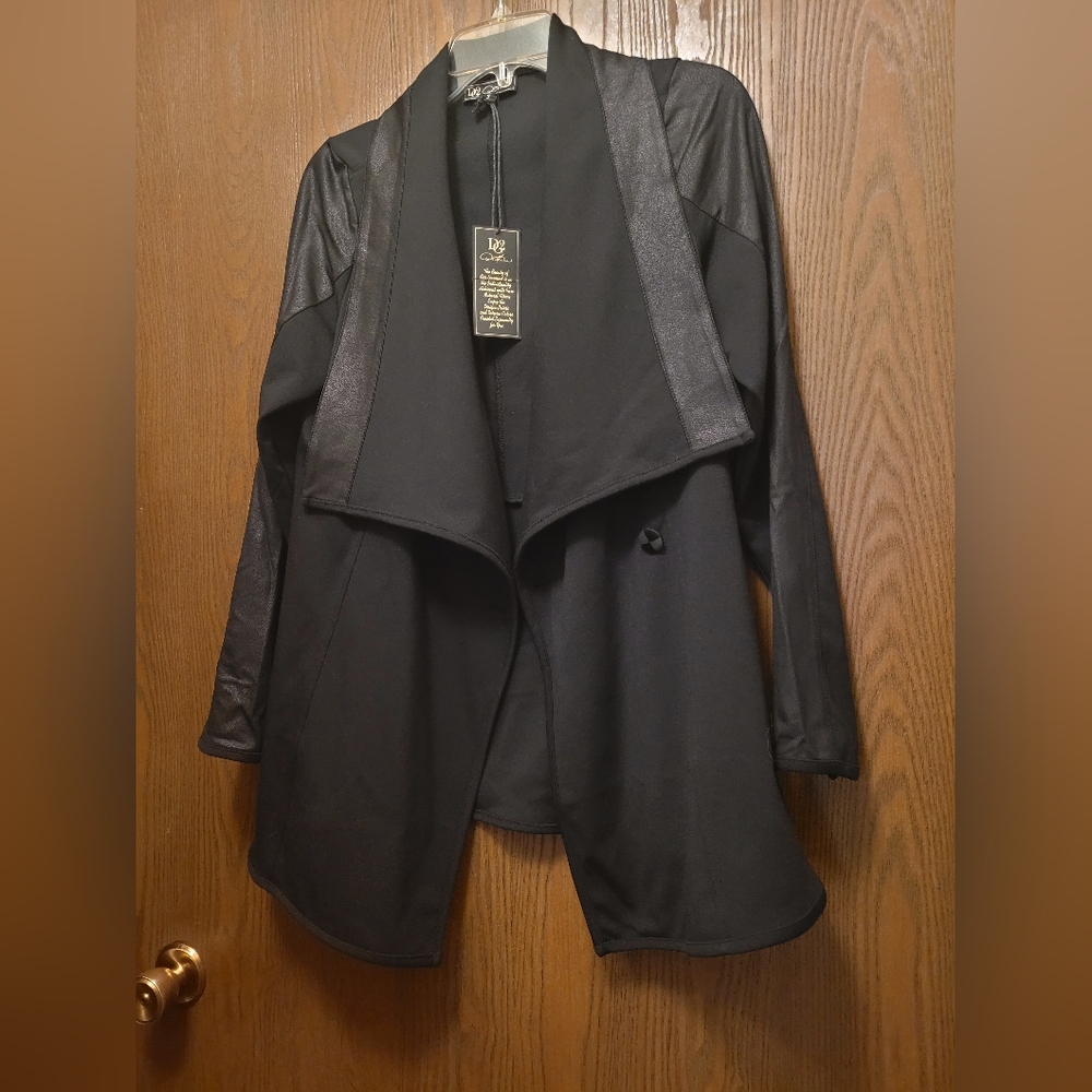 NEW WITH TAGS DG2 By Diane Gilman Black Women's Nylon/Spandex Blend Jacket SMALL
